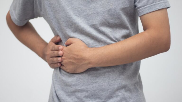 Dolor costal derecho: causas y significados importantes