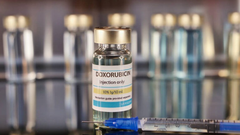 Doxorrubicina: usos, efectos secundarios y más información