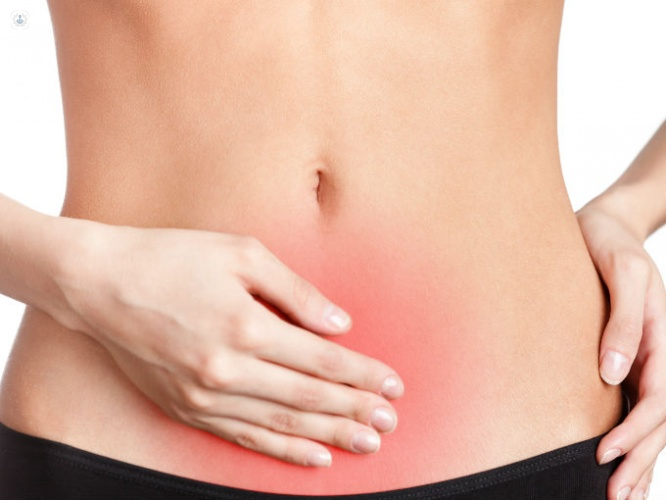 Inflamación debajo del ombligo: causas y soluciones