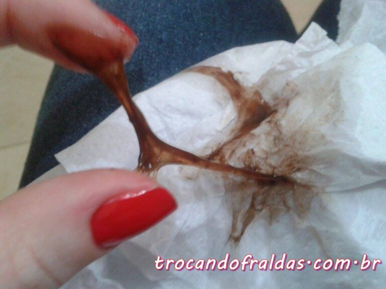 Menstruacion cafe oscuro y muy escasa: causas y significado