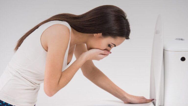 Náuseas constantes: causas y soluciones efectivas